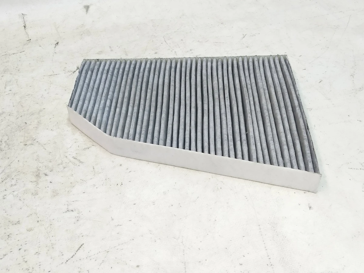 6 Фильтр угольный салона печки кондиционера Tesla Model X 1039042-00-B