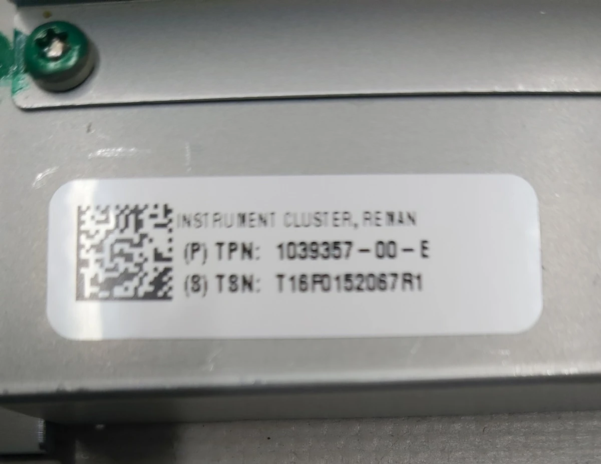 1 Щиток приладів допоміжний монітор AWD Tesla model X S REST 1004788-00-H