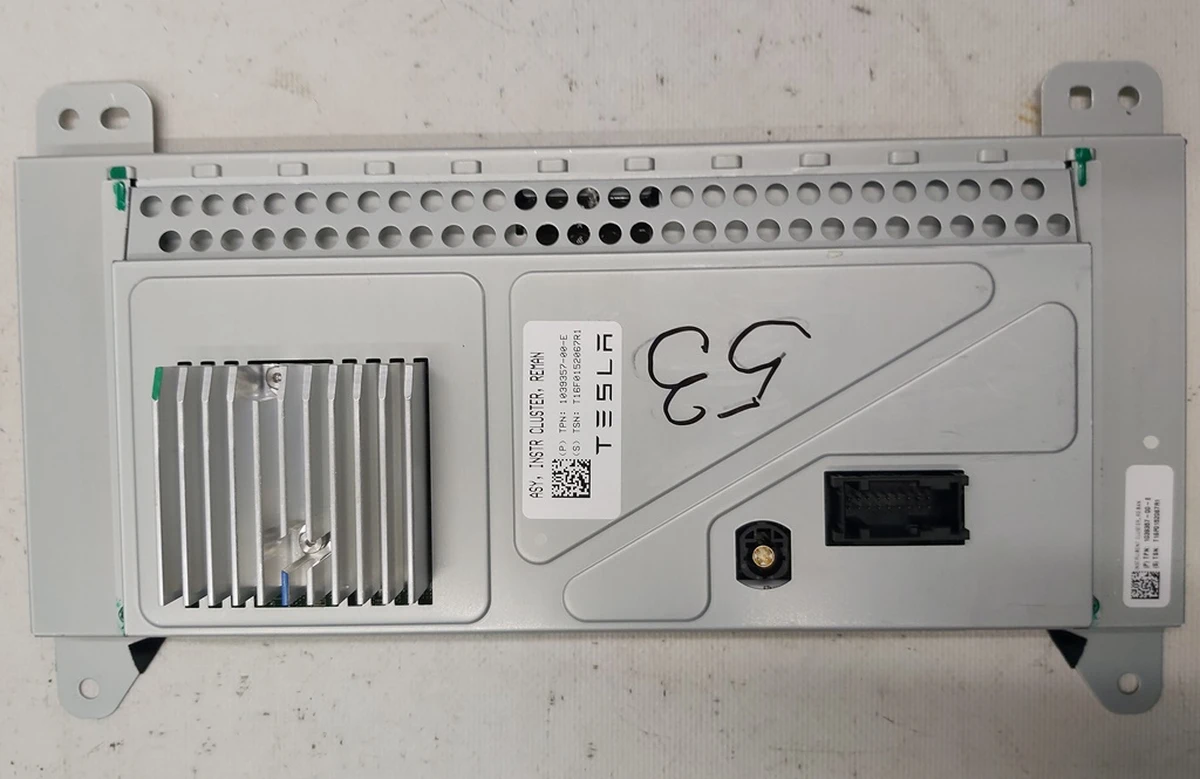 1 Щиток приладів допоміжний монітор AWD Tesla model X S REST 1004788-00-H