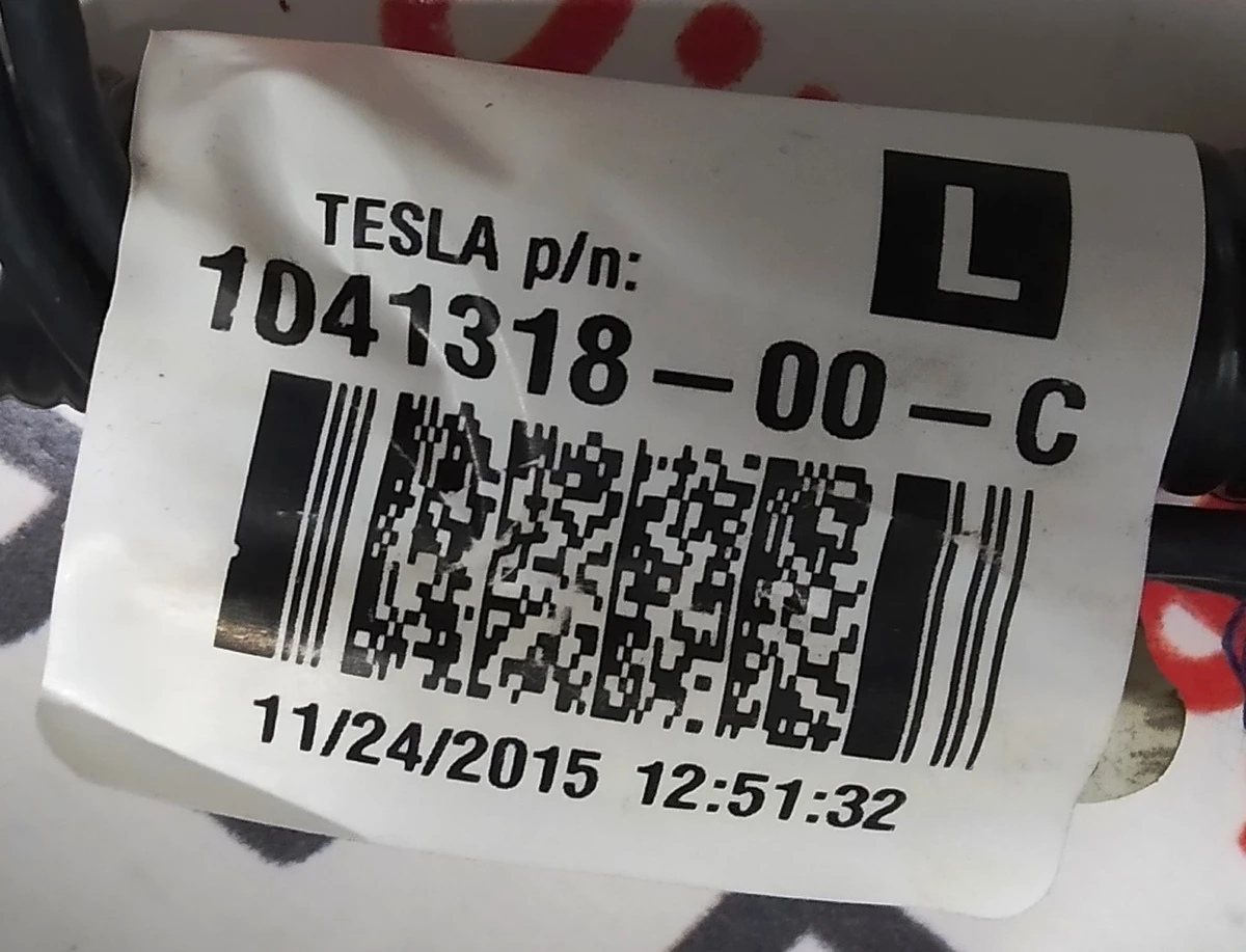 3 Зеркало наружное правое PREMIUM (без зеркального элемента, с повреждением)с автоскладыванием Tesla model S, model S REST 1041318-00-G