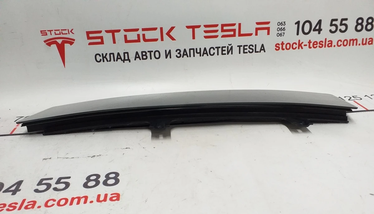 15 Накладка наружная декоративная (стекло) двери задней правой Tesla Model X 1095001-00-B
