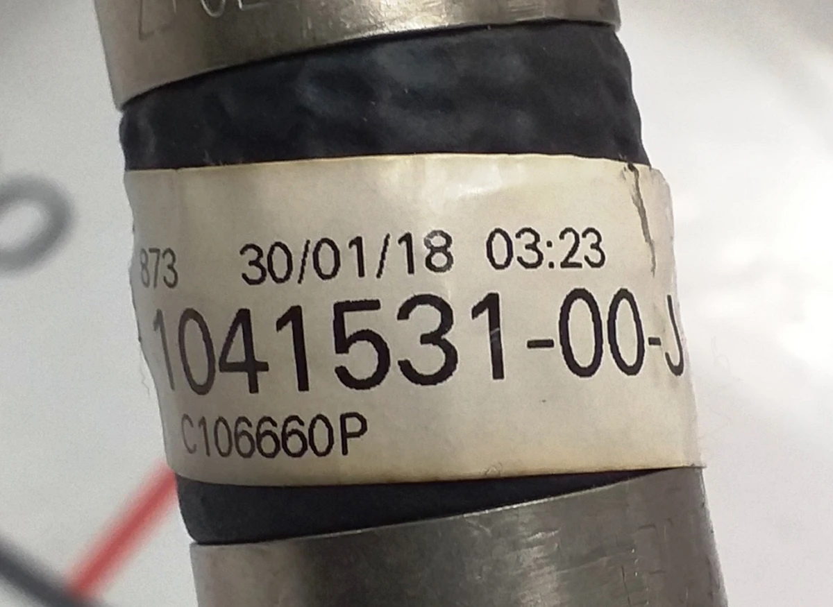 1 Шланг системи охолодження правий передній Tesla model X 1041531-00-J