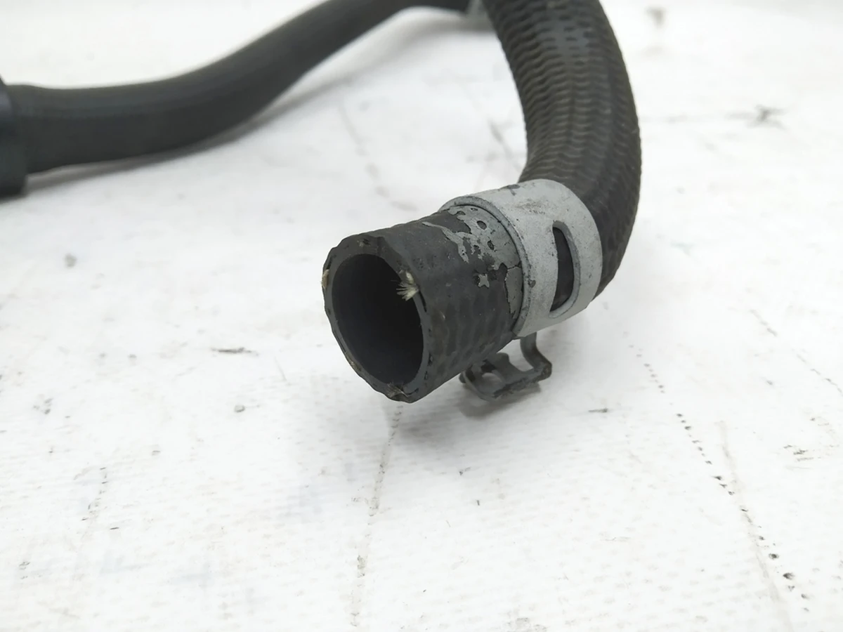 33 Шланг охолодження бінокль-охолоджувач-насос Tesla model X 1041566-00-F