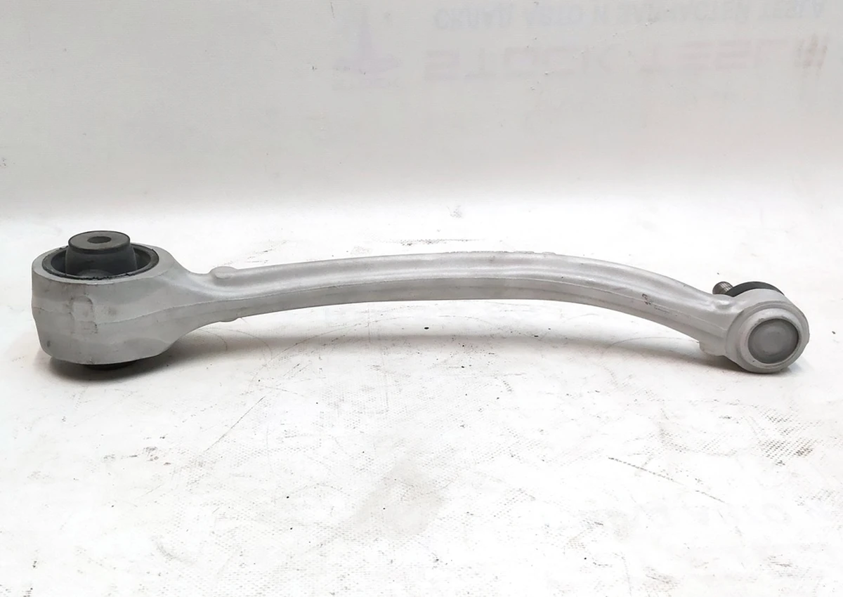 6 Рычаг нижний продольный левый нового образца (банан) до 2018 Tesla model S, model S REST, model X 1041570-00-B