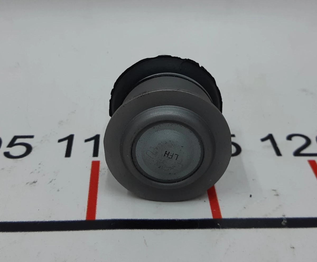 6 Шаровая опора рычага нижнего продольного нового образца (банан) до 2018 Tesla model X S REST 1041570-75-B