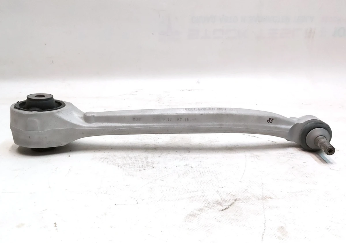 5 Рычаг нижний продольный правый нового образца (банан) Tesla model S, model S REST, model X 1041575-00-B