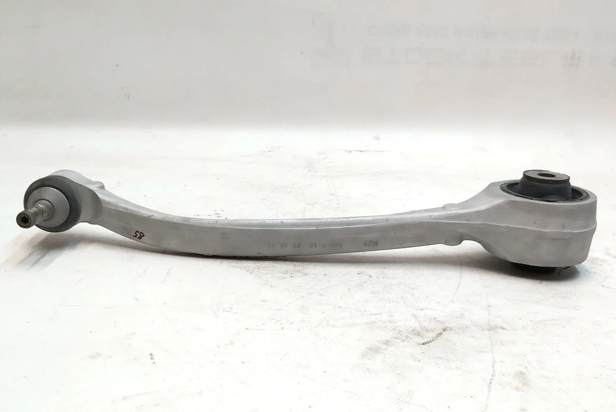 5 Рычаг нижний продольный правый нового образца (банан) Tesla model S, model S REST, model X 1041575-00-B