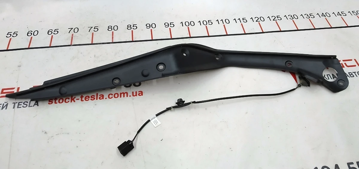 2 Panel with rear right door closing sensor rear Tesla model X 1041595-00-F