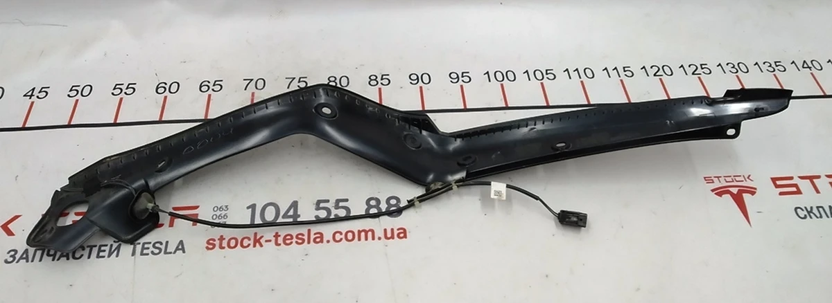 2 Panel with rear right door closing sensor rear Tesla model X 1041595-00-F