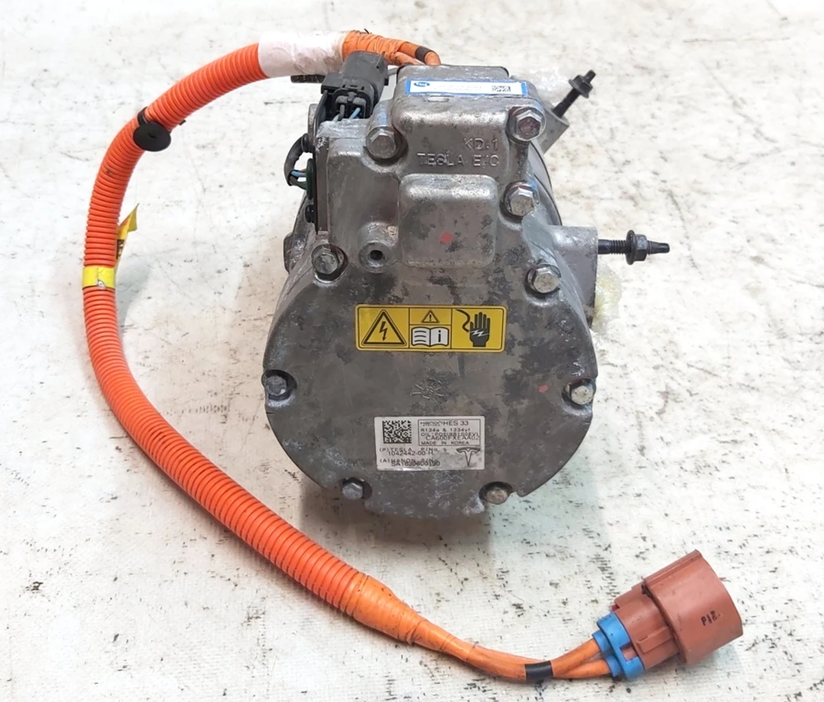 1 Компрессор кондиционера Tesla model X 1042442-00-K