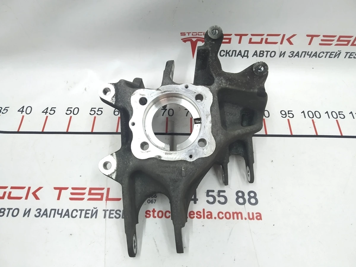 1 Кулак задній правий (цапфа) RWD Tesla S, model S REST 1042507-00-B