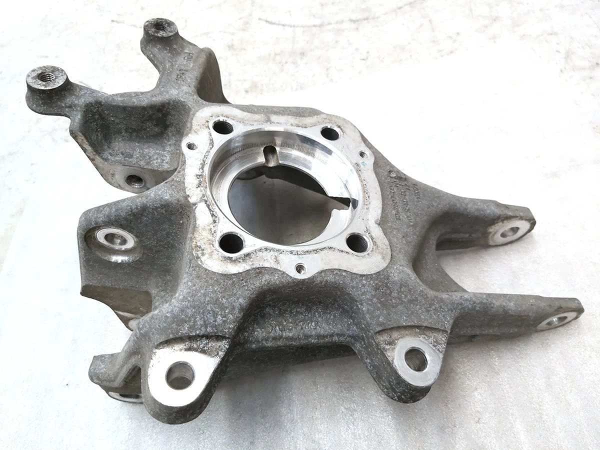 1 Кулак задній правий (цапфа) RWD Tesla S, model S REST 1042507-00-B