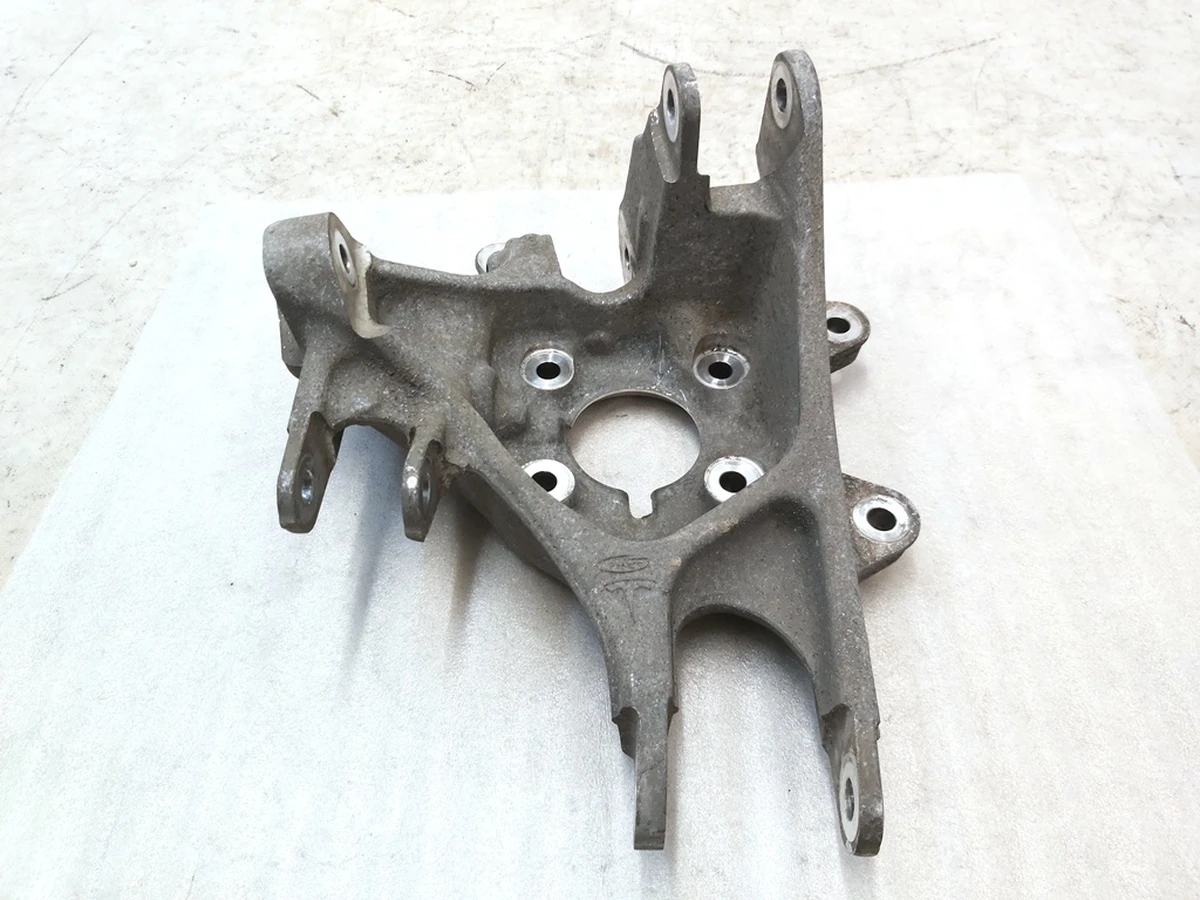 1 Кулак задній правий (цапфа) RWD Tesla S, model S REST 1042507-00-B