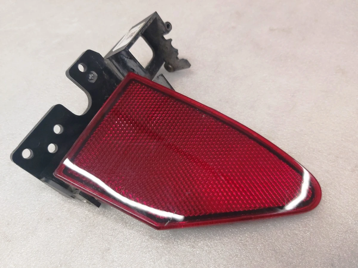 10 Кришка люка порту зарядки (відбивач) Tesla model S REST, model X 1038548-00-I