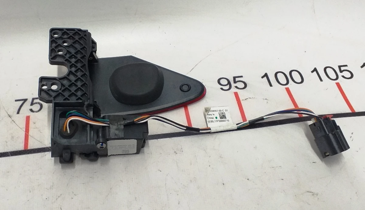 11 Люк порта зарядки с электроприводом Tesla model S REST, Tesla model X 1042766-96-H