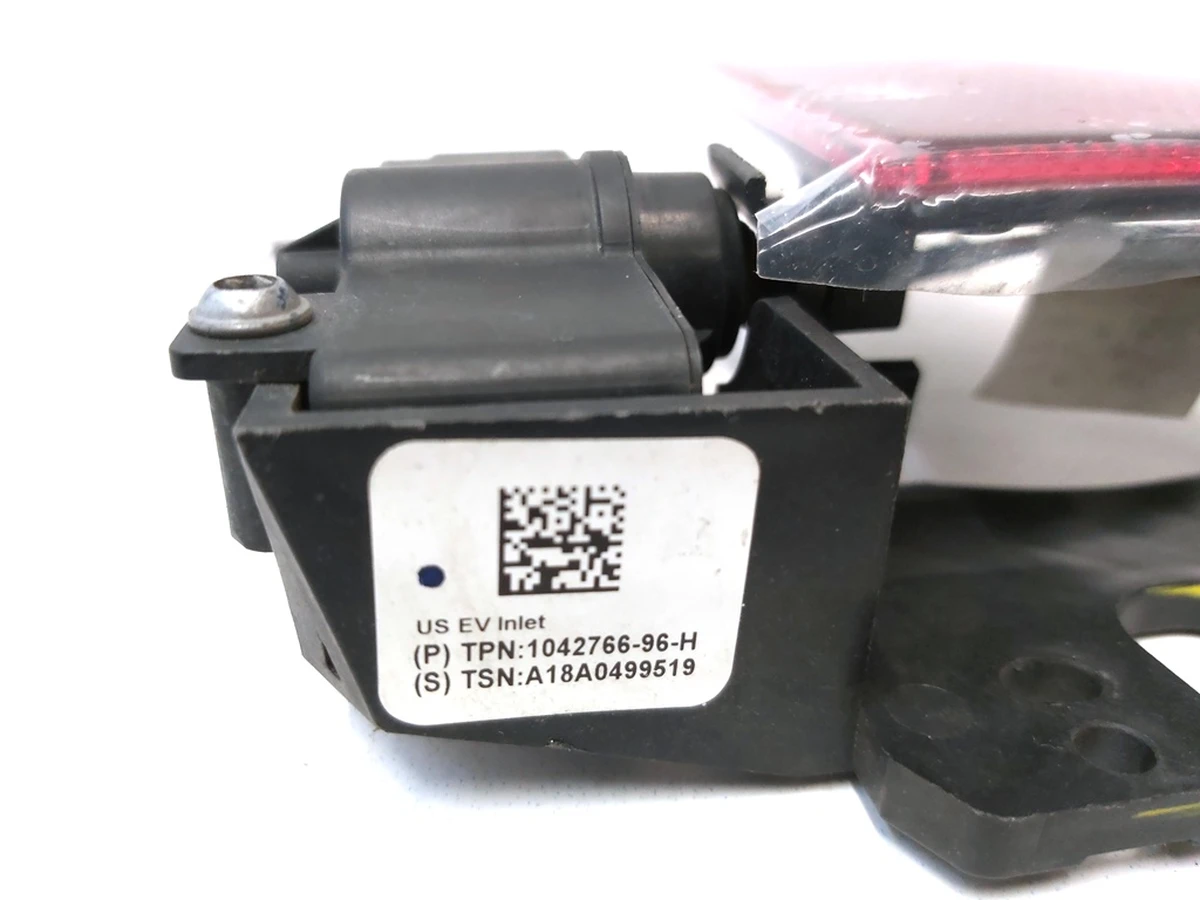 10 Люк зарядного порту з електроприводом NACS Tesla Model S, Model S REST, Model X 1038548-00-I