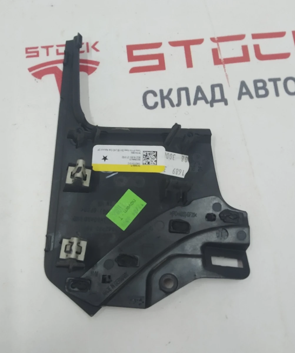 18 Декоративна накладка центральної панелі права водія OAK NATURAL Tesla model X 1042771-13-E