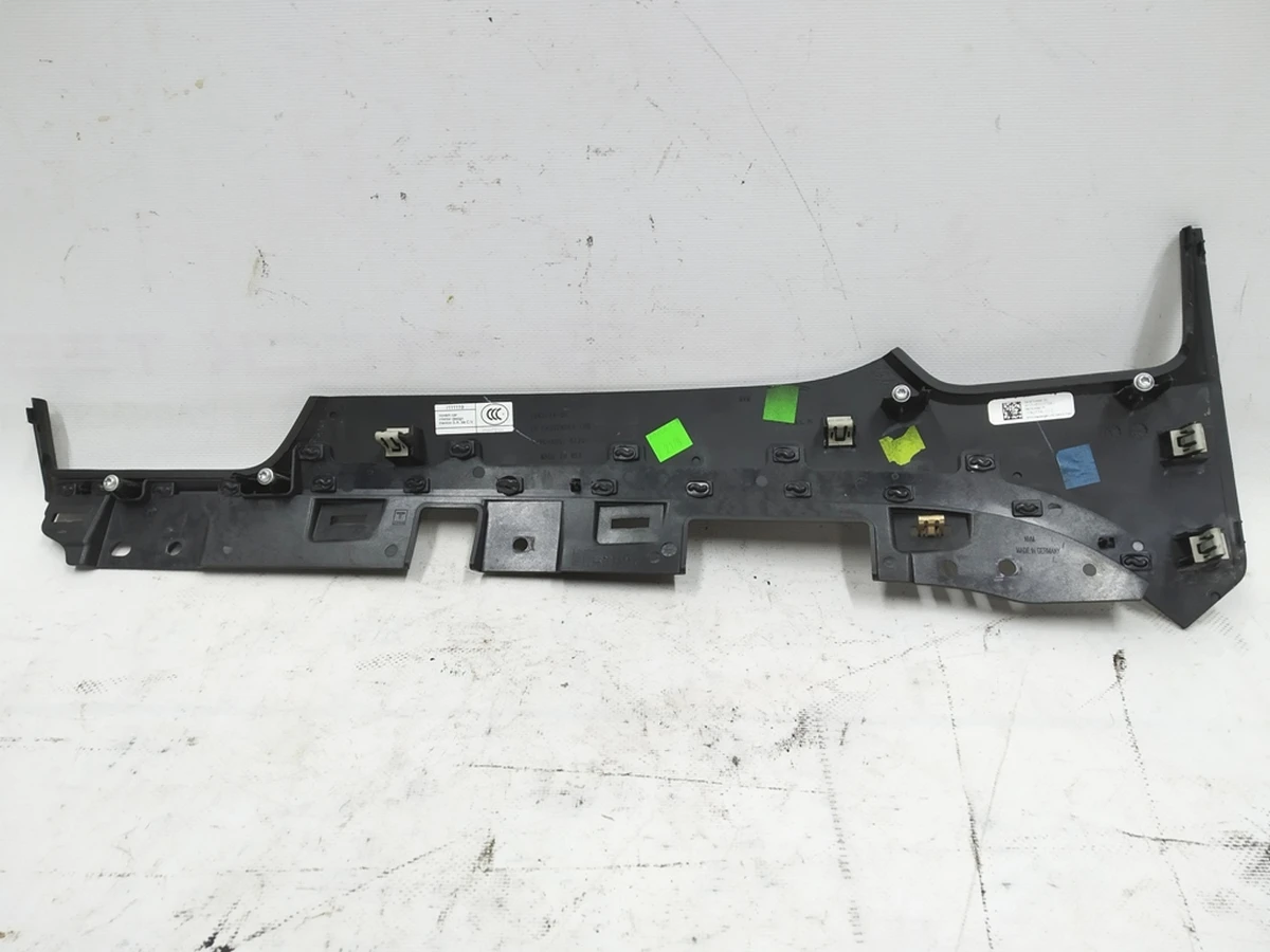 18 Декоративна накладка центральної пасажирської панелі CARBON FIBER Tesla model X 1042774-11-C