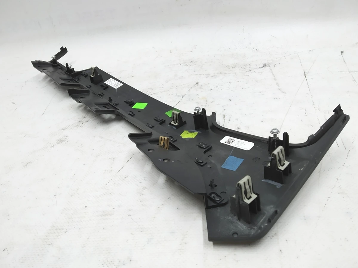 18 Декоративна накладка центральної пасажирської панелі CARBON FIBER Tesla model X 1042774-11-C