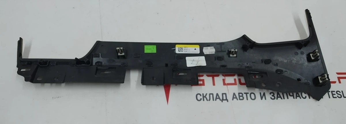 18 Декоративна накладка центральної панелі пасажирська OAK NATURAL Tesla model X 1042771-13-E