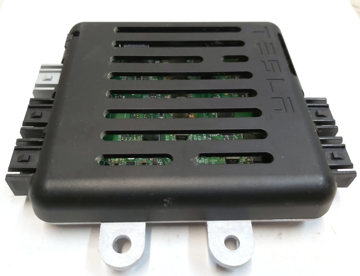 1 USB HUB центральної консолі Tesla Model S REST, Model X 1042829-00-F