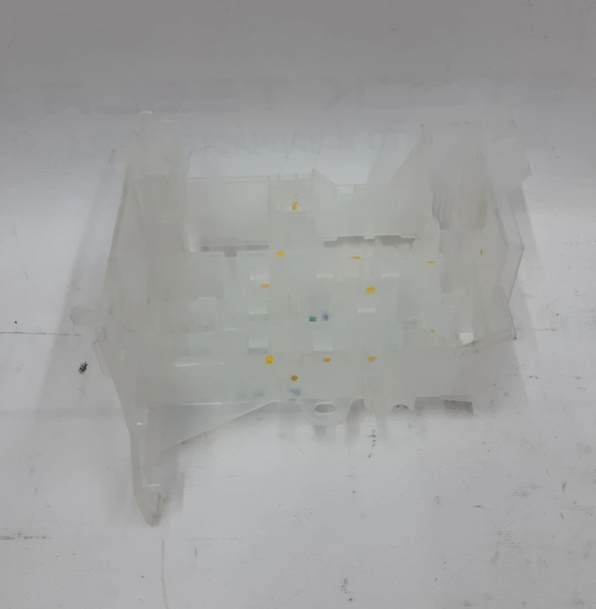 Кронштейн фиксации разъемов электропроводки кузова главной Tesla model X 1043275-00-E