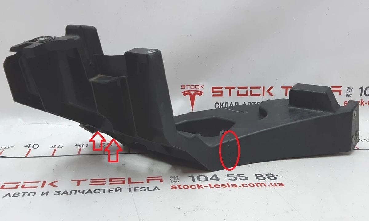 3 Кронштейн главной фары левый (шахта) с повреждением Tesla model X 1043357-00-F