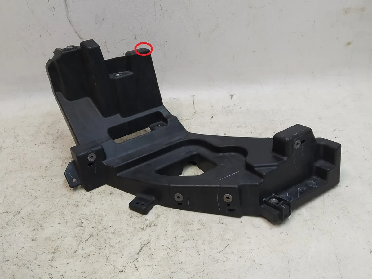 4 Кронштейн главной фары правый (шахта) Б/У Tesla model X 1043612-00-F