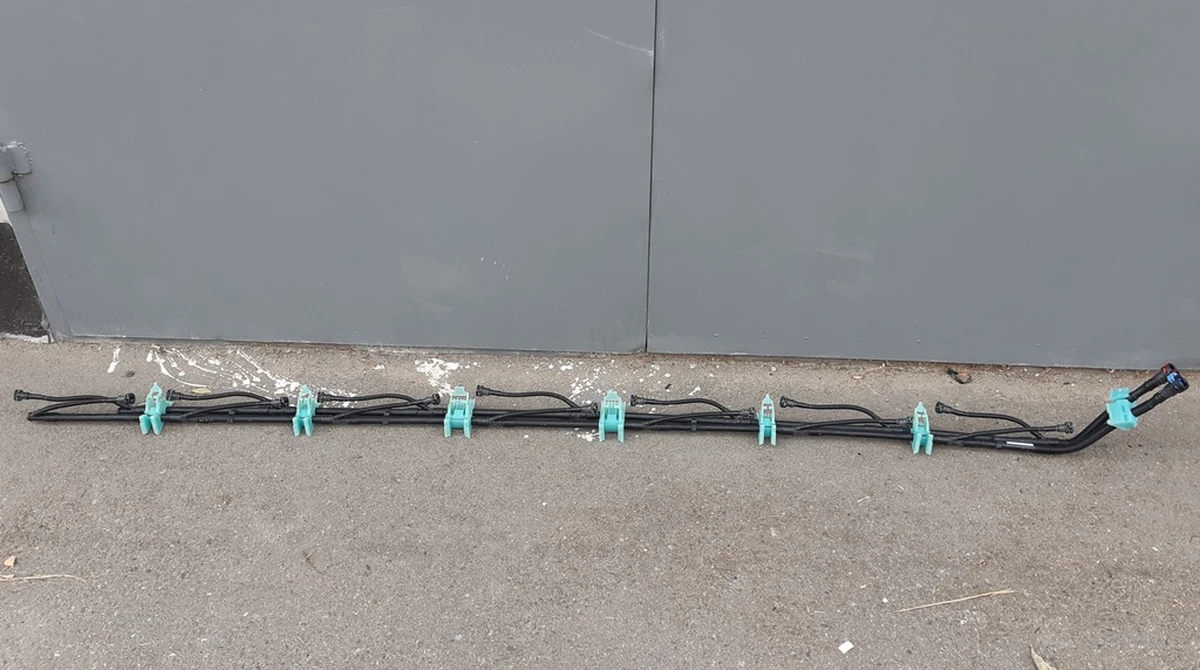 Патрубок системи терморегулювання батареї лівий Tesla model S REST 1043853-00-C