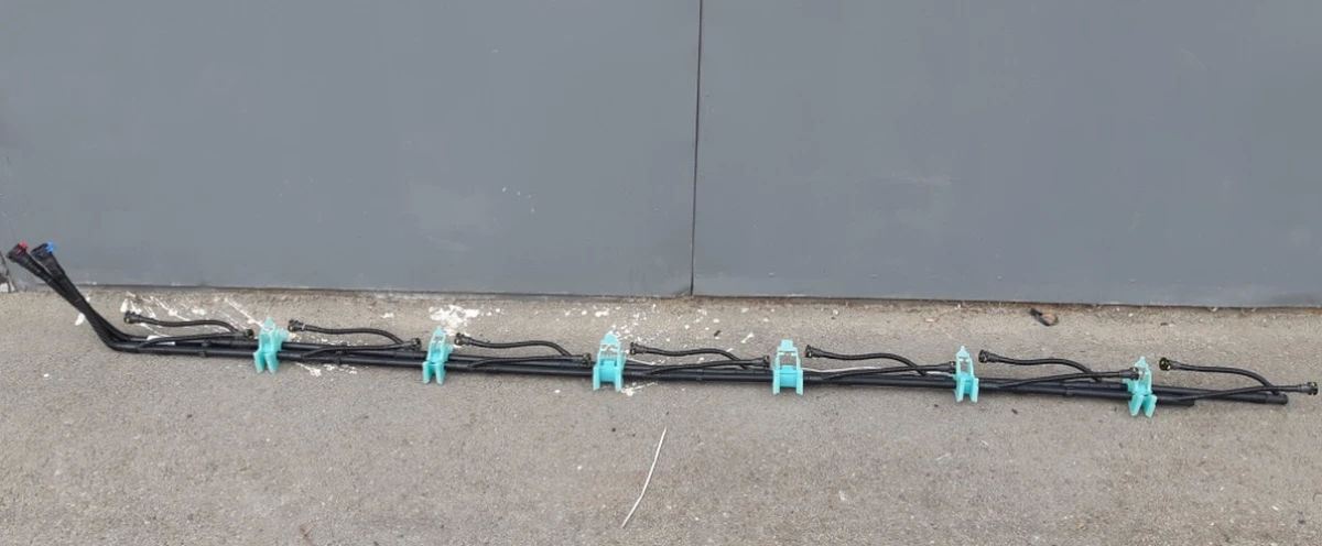 Патрубок системи терморегулювання батареї правий Tesla model S REST 1043854-00-B