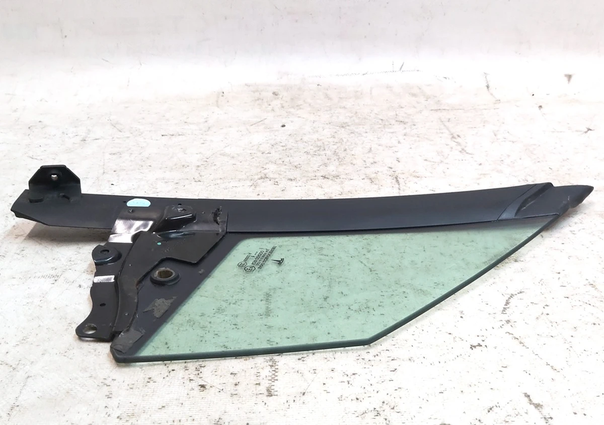 1 Кватирка передня ліва Tesla model X 1043897-00-K