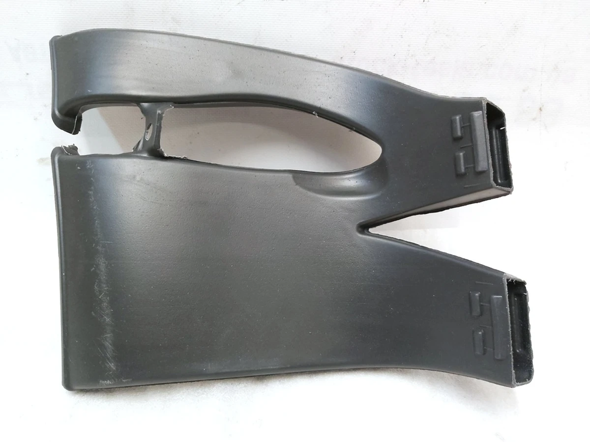 14 Воздуховод противотуманной фары правый Tesla model X 1043933-00-E