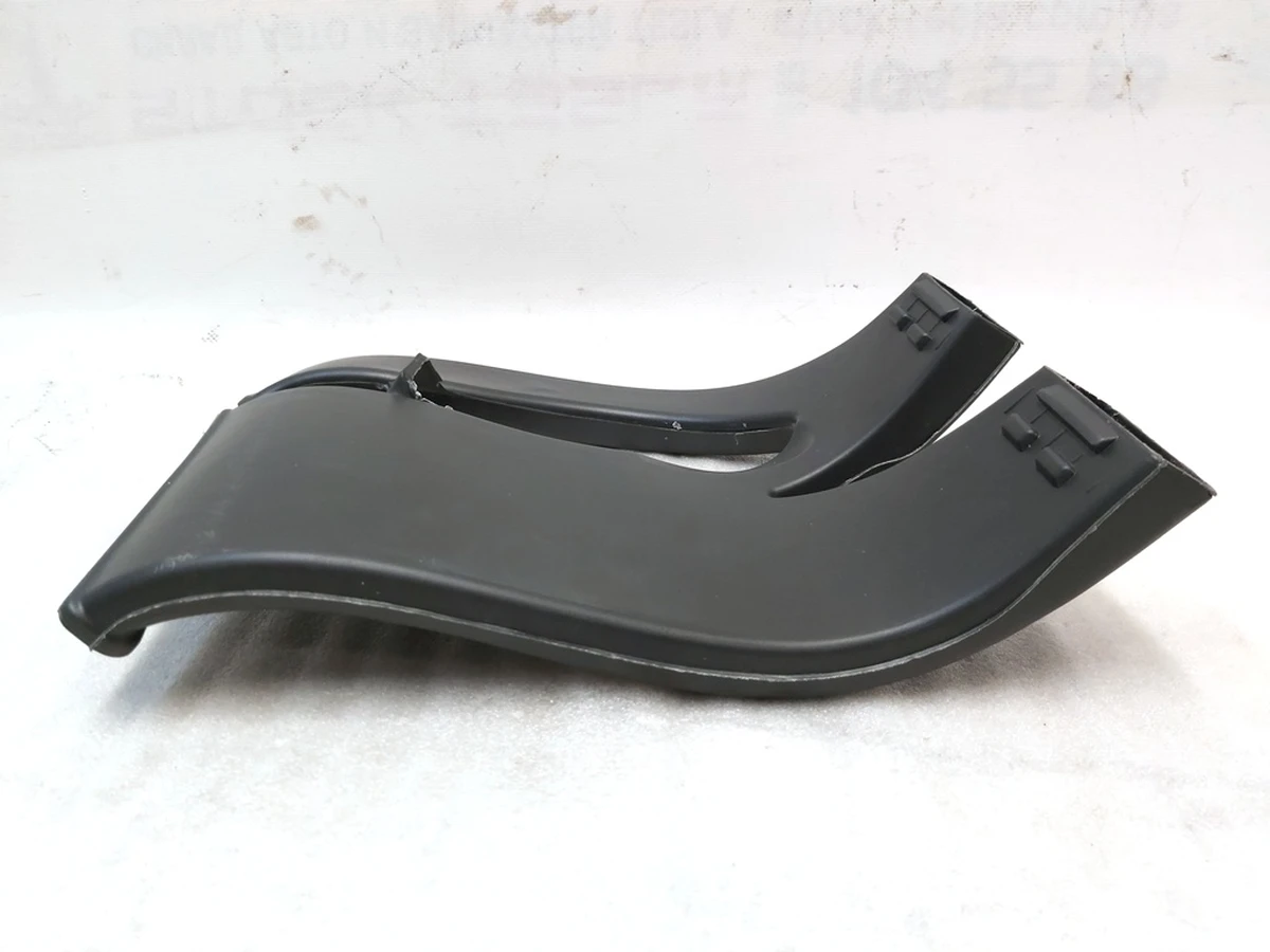 14 Воздуховод противотуманной фары правый Tesla model X 1043933-00-E