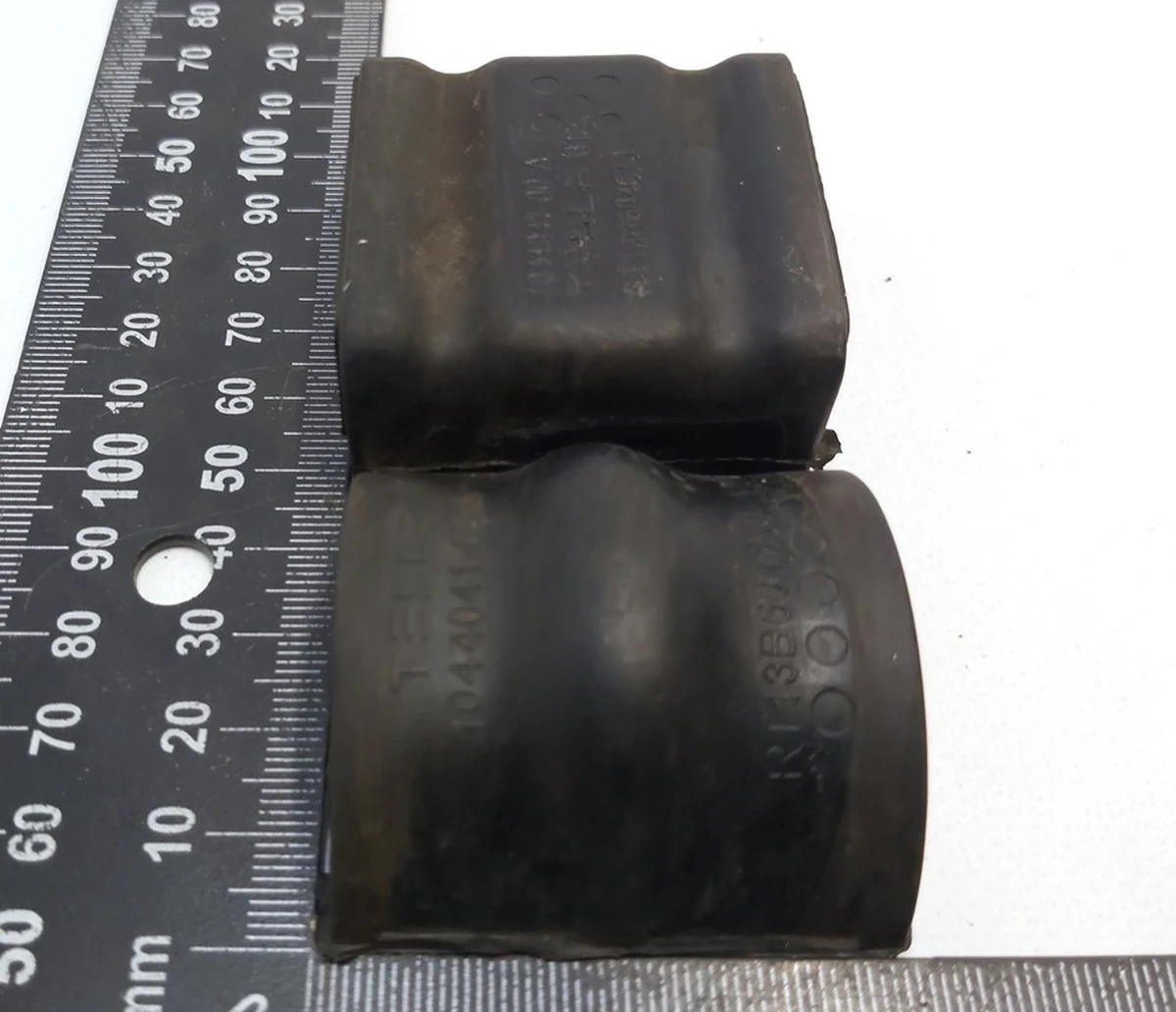 1 Rear stabilizer bushings (set, upper and lower part) for stabilizer 16mm Tesla Model 3, Model 3 Jan 2024 1044488-00-A
