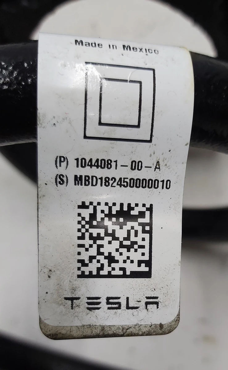 3 Пружина задня RR SPRING ASSY, COIL 71.2-7005 E2 RWD у зборі з манжетами Tesla model 3 1044081-00-A