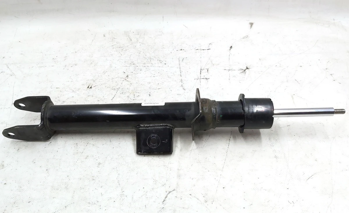 1 Амортизатор передний правый (пружинный) с повреждением Tesla model 3 1044095-00-A