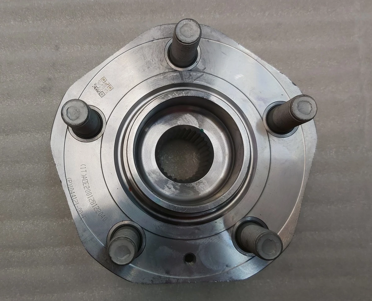 2 DRIVEN HUB 150MM FLANGE RWD AWD Tesla Model 3, Model 3 Jan 2024, Model Y 1044121-00-E