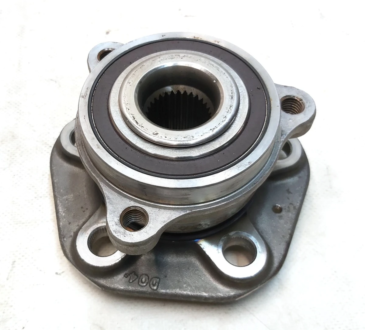 2 Front drive AWD hub without studs substandard Tesla model 3, model 3 Jan 2024, model Y 1044121-00-E