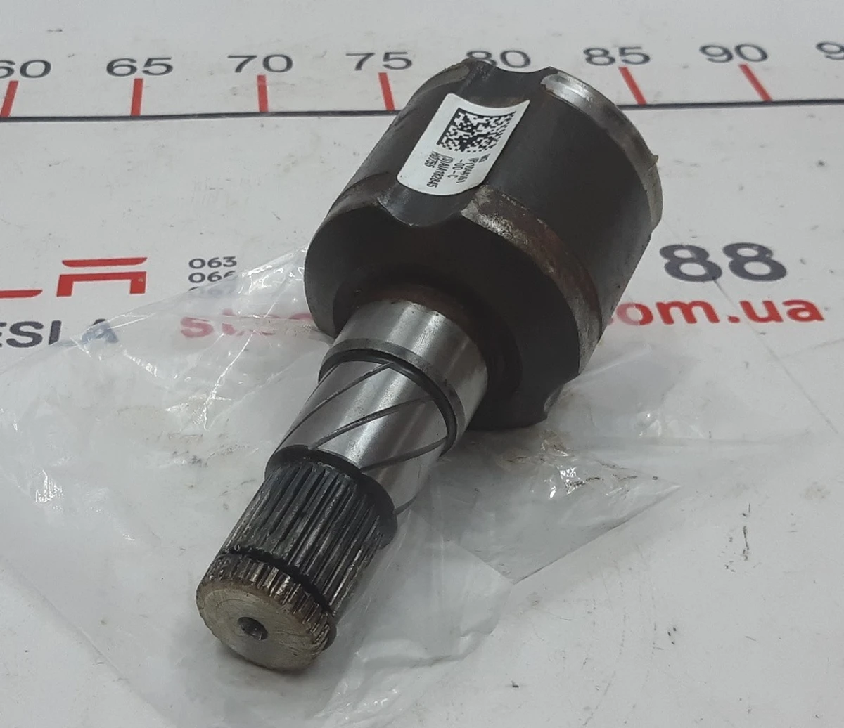 1 Inner drive shaft cv joint (grenade) empty Tesla model 3 1044161-00-D