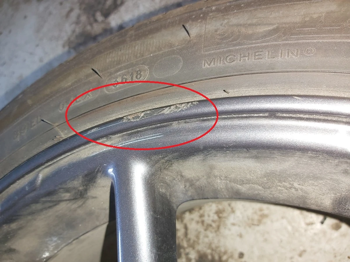 1 Колесо в зборі з пошкодженням (диск 18*8.5J AERO шина Michelin Primacy 235/45 R18 датчик TPMS протектор 5,99 мм) Tesla model 3 1234221-00-C