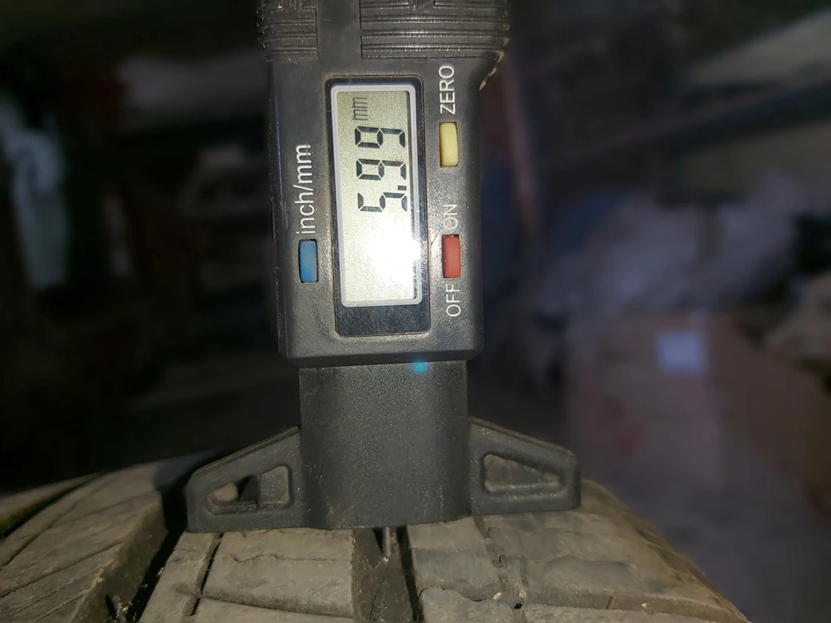 1 Колесо в зборі з пошкодженням (диск 18*8.5J AERO шина Michelin Primacy 235/45 R18 датчик TPMS протектор 5,99 мм) Tesla model 3 1234221-00-C