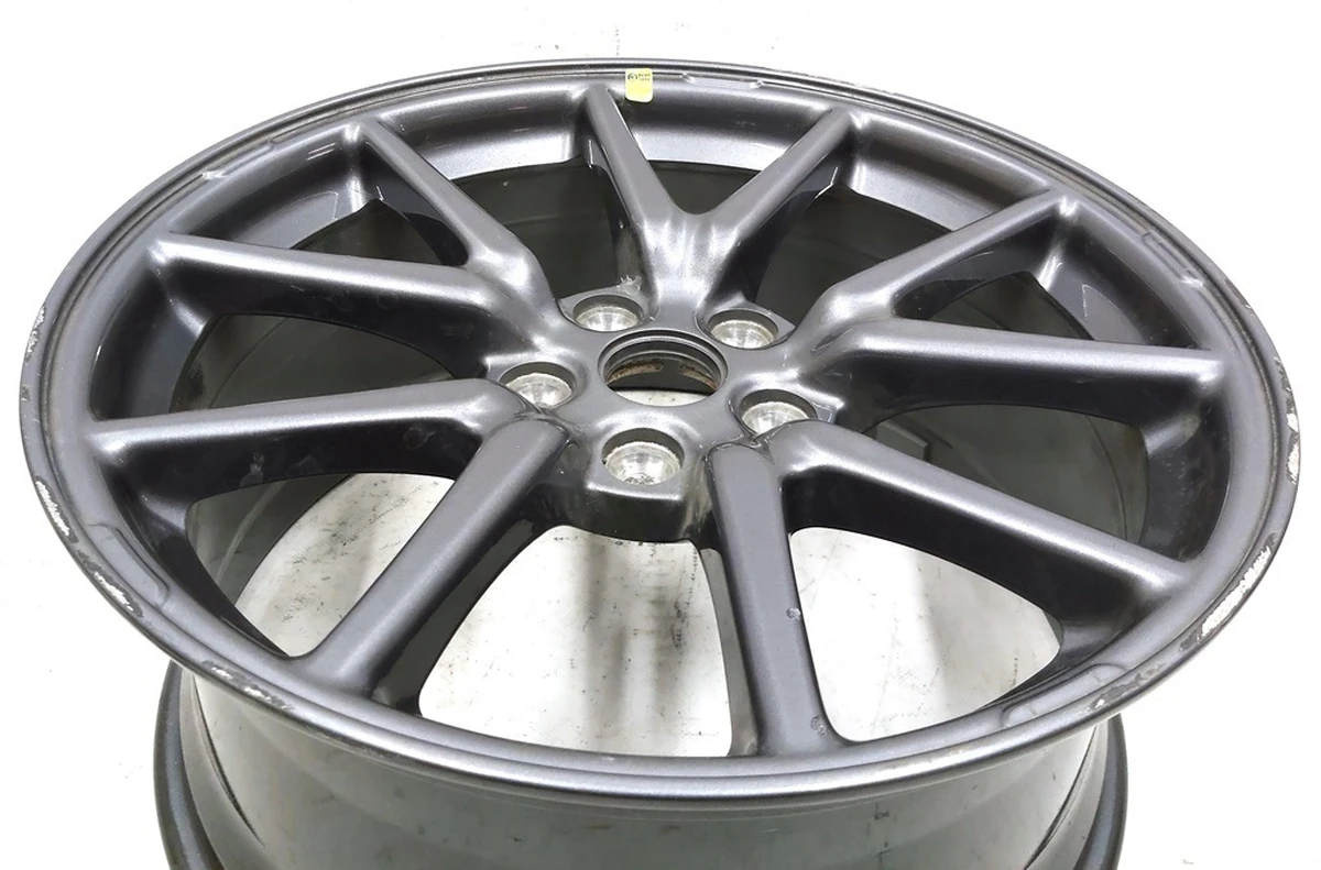 1 Диск колісний 18X8.5J ET40 AERO з пошкодженням Tesla model 3 1234221-00-C
