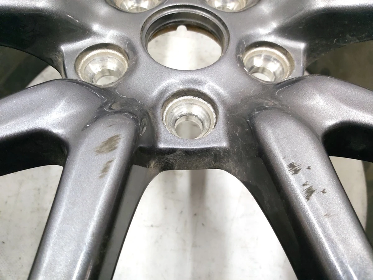 1 Диск колесный 18X8.5J ET40 AERO с повреждением Tesla model 3 1234221-00-C