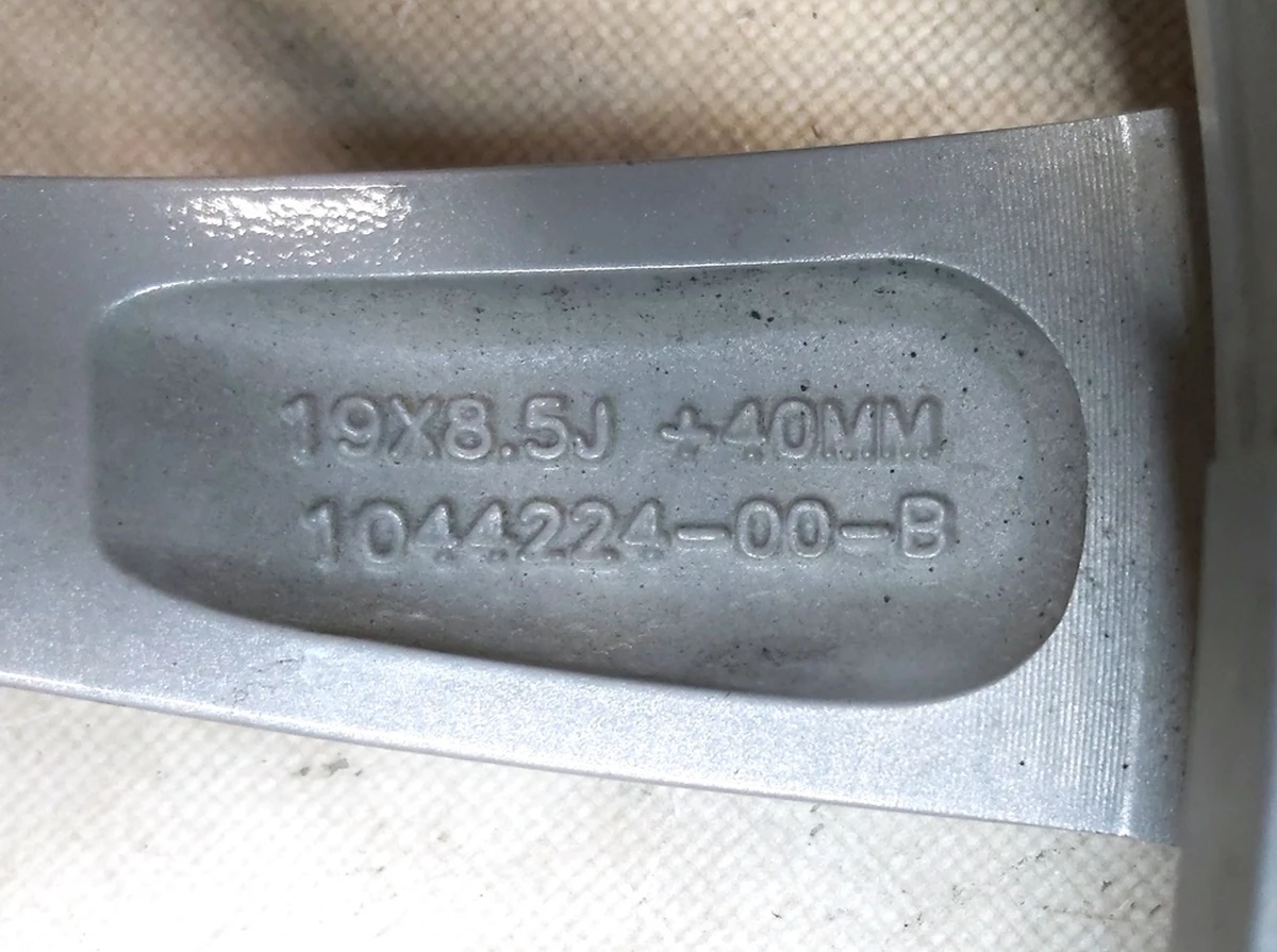 Колісний диск 19X8.5 ET40, SPORT з пошкодженням Tesla model 3 1234224-00-B