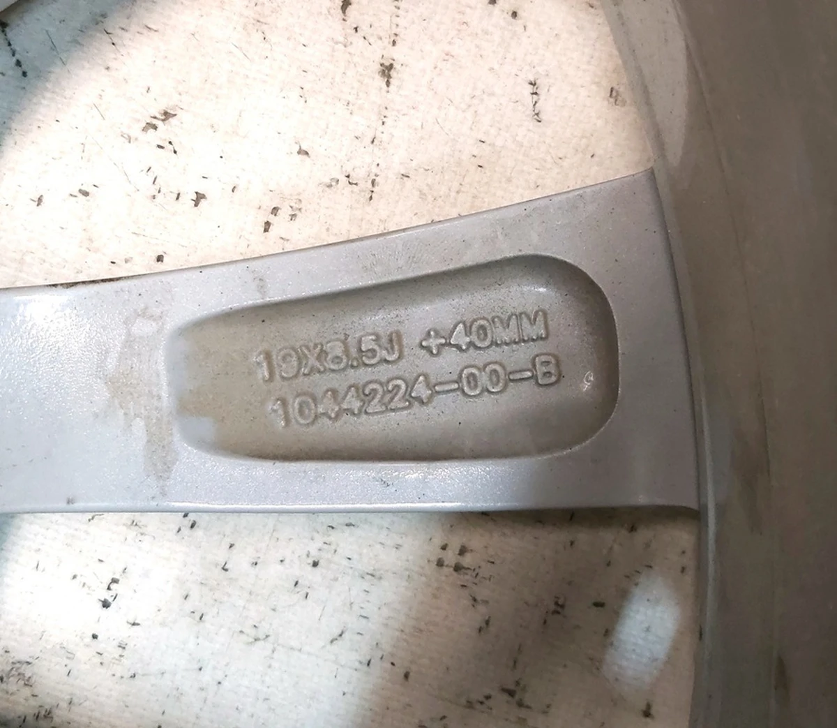 Колісний диск 19X8.5 ET40, SPORT з пошкодженням Tesla model 3 1234224-00-B