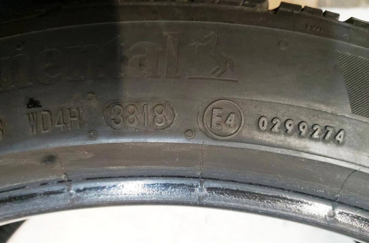 1 Шина 235/40R19 96W A/S CONTINENTAL PROCONTACT RX TIRE 4,67мм Tesla model 3 1044255-00-A
