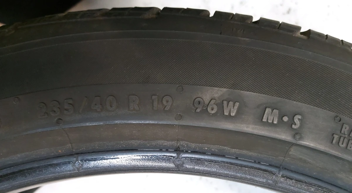 1 235/40R19 96W A/S CONTINENTAL PROCONTACT RX TIRE 4,67mm Tesla model 3 1044255-00-A