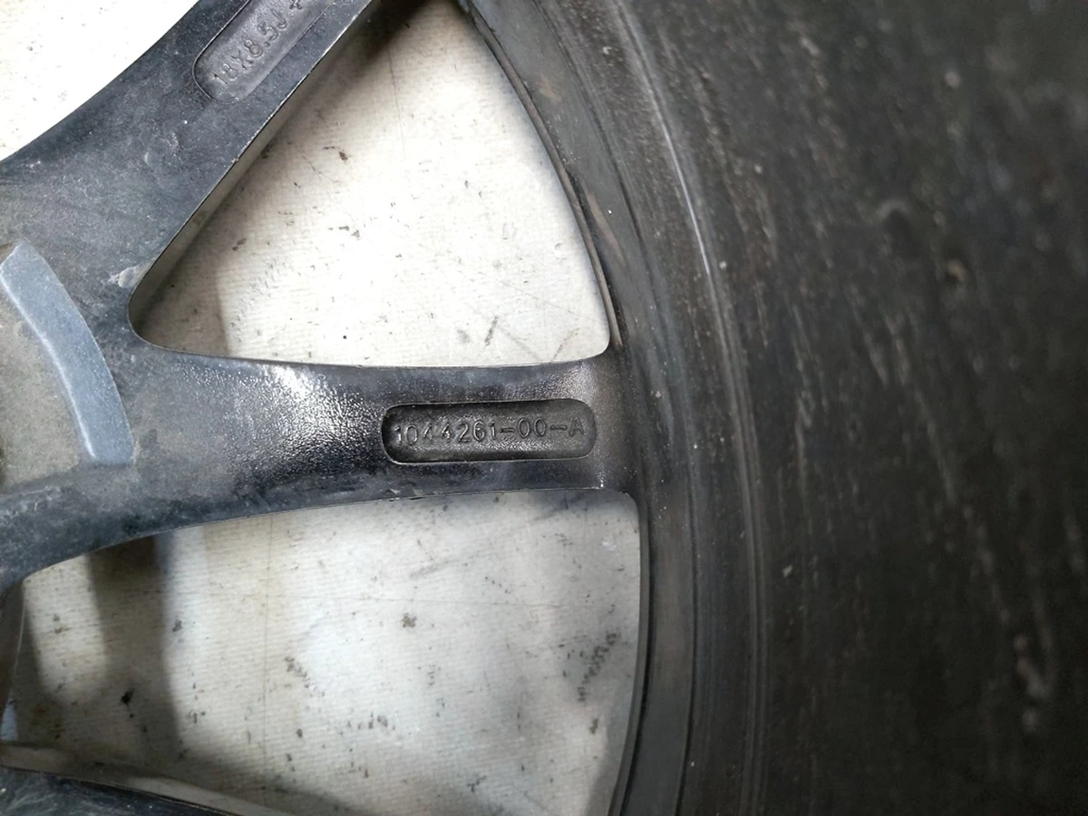 1 WHEEL, 18X8.5J ET40, AERO 279 23 DOT-T Tesla model 3 1044261-00-A