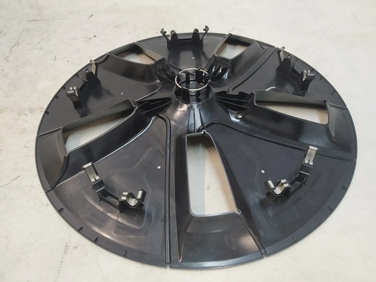 11 Ковпак колісний (18 дюймів) Б/У Tesla model 3 1044271-00-C