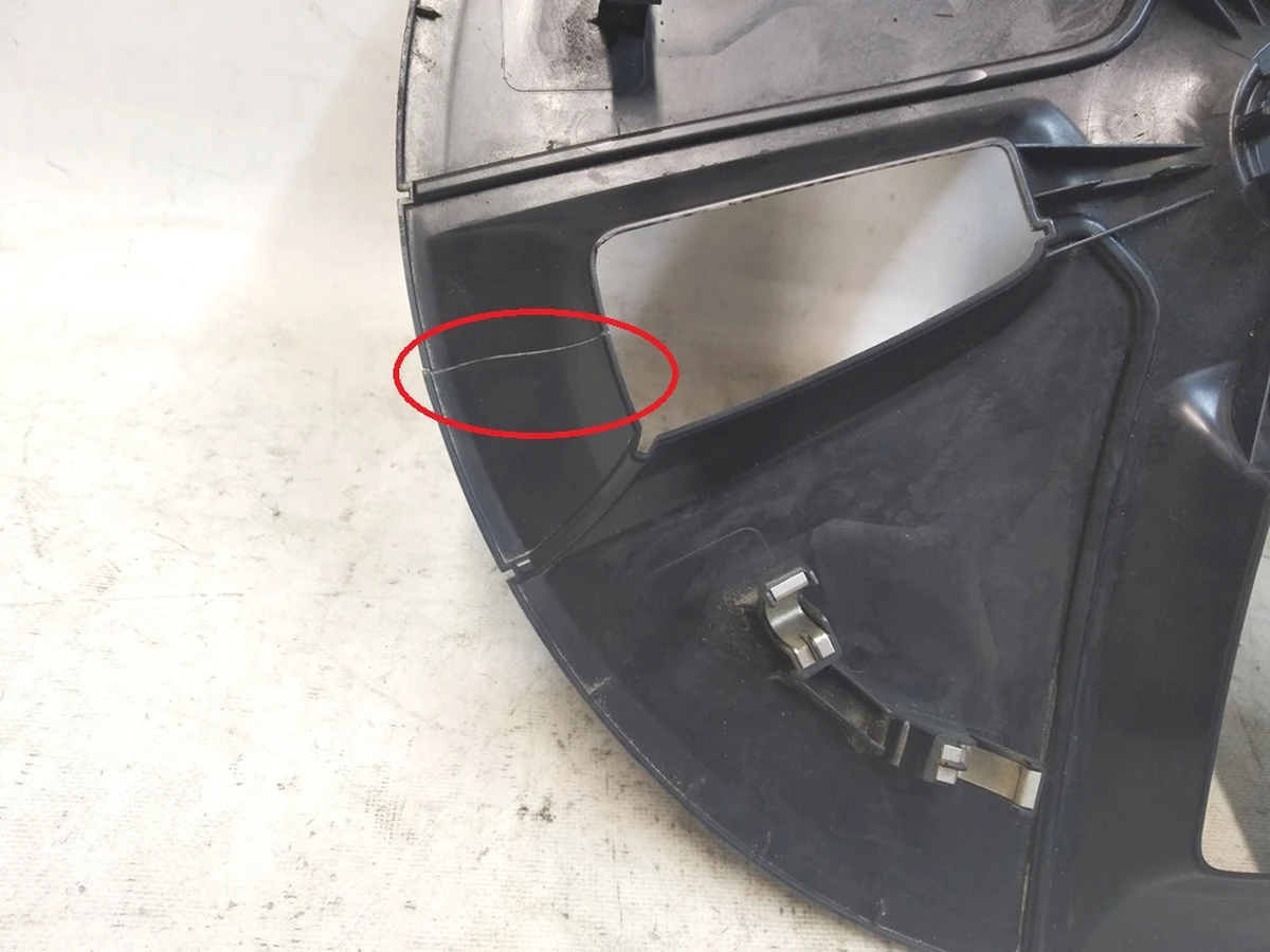 11 Ковпак колісний (18 дюймів) пошкодження Tesla model 3 1044271-00-C